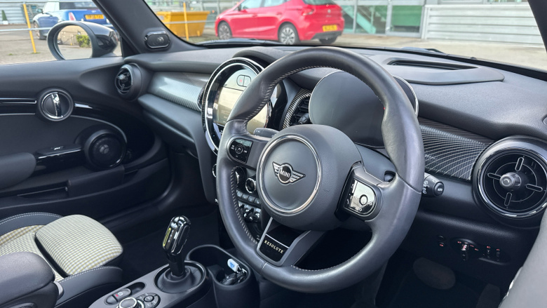 MINI Hatchback 135kW Cooper S Resolute Edition 33kWh 3dr Auto Electric Hatchback